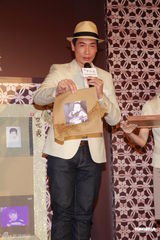 组图：徐子淇疑似走光引媒体狂拍