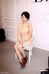 组图：袁咏仪优雅亮相仪态大方 显辣妈时尚魅力