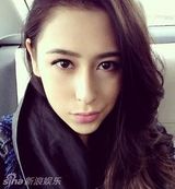 组图：柯震东绯闻女友程颖婕自拍美图