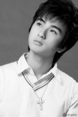 组图：武雨泽时尚大片曝光 邻家男孩清秀帅气