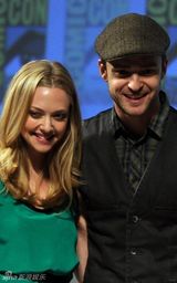 高清组图：贾斯汀和阿曼达-塞弗里德亮相圣地亚哥