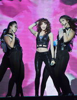 高清组图：周杰伦小师妹变小野猫 袁咏琳甩头狂舞