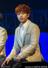 组图：SJ-M上海热力开唱 始源帅气有型赫海有爱