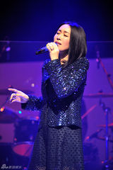 组图：那英张亚东新春音乐会编排经典老歌