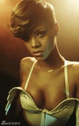 幻灯图集：蕾哈娜登《滚石》杂志 性感写真曝光 