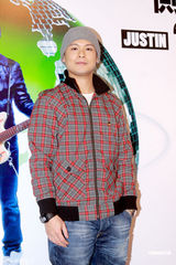 组图：侧田避忌女生怕被女友骂 否认与曹格玩4P 