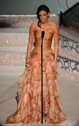 高清图：奥斯卡颁奖现场 黛米-摩尔上台宛若美人鱼