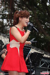 组图：丁当公开择偶标准 想度假盼真爱