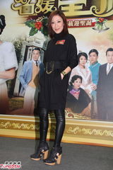 组图：《名媛望族》剧组齐聚宣传 杨怡压力大长痘