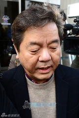 组图：韩电影导演沈衡来拖欠工资出庭面色凝重