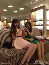 组图：北大校花赢选美冠军 浓妆照引热议