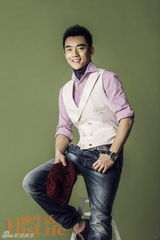 组图：郑恺写真玩转早春色彩 冷暖撞色青春洋溢