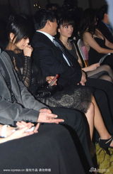 幻灯图集：张雨绮透视装亮相 张靓颖观礼心情好