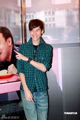 高清图：《轩尼诗》揭幕香港电影节 汤唯素雅亮相