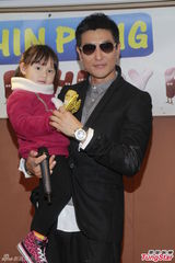 组图：陈展鹏望另一半爱运动 缘分到随时结婚