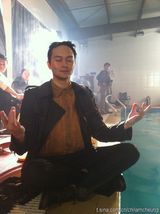 组图：“帅气机长”张智霖微博生活照集锦