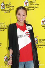 组图：郑融力挺旧爱刘浩龙 称希望大家体谅