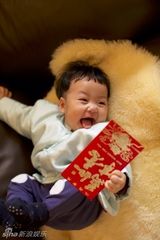 组图：众星欢乐拜大年 森碟可爱林依晨异国祝福