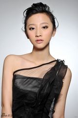 组图：王若涵黑色妖姬写真曝光 玲珑身段展诱惑