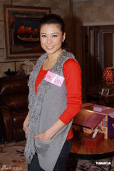 组图：郭晋安等片场吃冬至饭 廖碧儿拒回应感情事