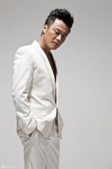 组图：赵会南全新黑白大片 神秘忧郁独具匠心