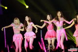 组图：少女时代香港开唱 劲歌热舞齐秀美腿
