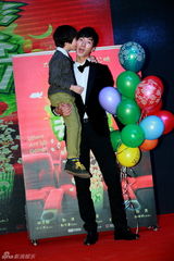 组图：天天自曝约Cindy下午茶：就像老婆一样