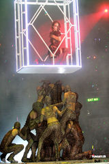 组图：容祖儿尾场演唱会性感热舞 动作狂野令人窒息 