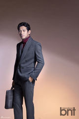 高清图：韩星吴智昊拍大片 展成熟男人魅力