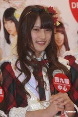 组图：日本组合AKB48成员香港会歌迷热情亲民