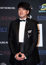 组图：宋允儿李敏贞参加珠宝奖 郑允浩2PM型男本色