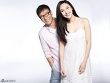 组图：张俪孙红雷代言照小清新来袭