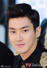 组图：SJ宣传个唱黑装帅酷 4月征战南美