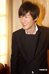 高清图：胡歌接棒成龙 与白冰演绎“神话”旋律