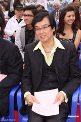 高清图：刘德华梁朝伟阿娇(钟欣桐)出席活动星光耀眼