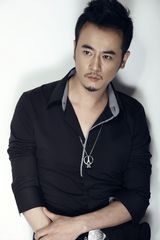 组图：姚卓君写真休闲型男范亮眼