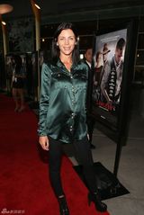 组图：《无法无天》好莱坞首映 拉博夫大胡子抢镜