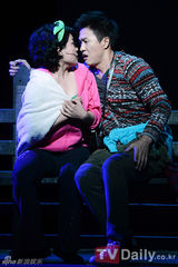 组图：4minute全智允主演歌舞剧举行发布会