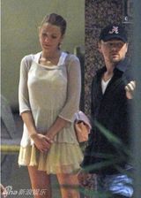 组图：莱昂纳多和布莱克-莱弗利牵手约会秀甜蜜