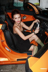 组图：王璐瑶爆乳上阵拍写真 与余文乐不再联络