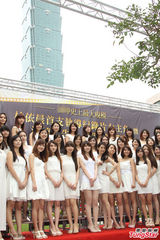 组图：林依晨甜美亮相首度升格当导演