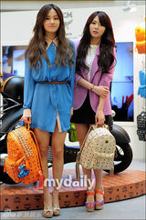 组图：韩星泫雅赵权等出席奢侈品牌专卖店开业仪式