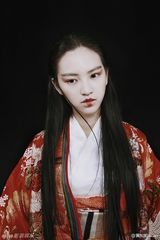 组图：武大女神生活美照 长发飘逸清新自然