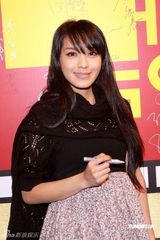 幻灯图：任达华多次当摄影师 林熙蕾称结婚要有勇气