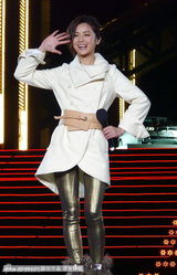 组图：众星献唱世博中国馆 阿SA玩可爱十连拍