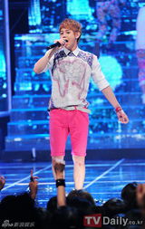 组图：BEAST凭《美丽的夜晚》获MCountdown三冠王