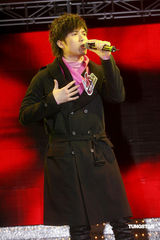 高清：众歌手跨年忙不停 阿Sa(蔡卓妍)陪市民倒数迎2010