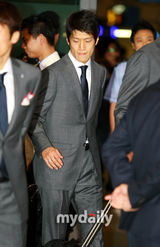 幻灯图：少女时代等参加欢迎韩国队回国仪式 