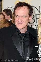 组图：昆汀·塔伦蒂诺现身金球红毯表情有趣