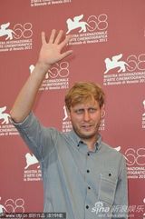 组图：《阿洛伊斯纳贝尔》发布会 编剧带小宝贝抢镜